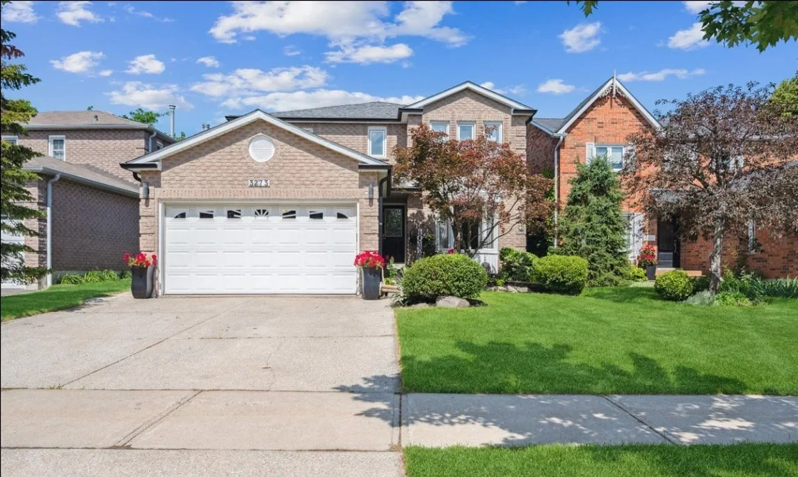 3273 Huxley Drive in Mississauga